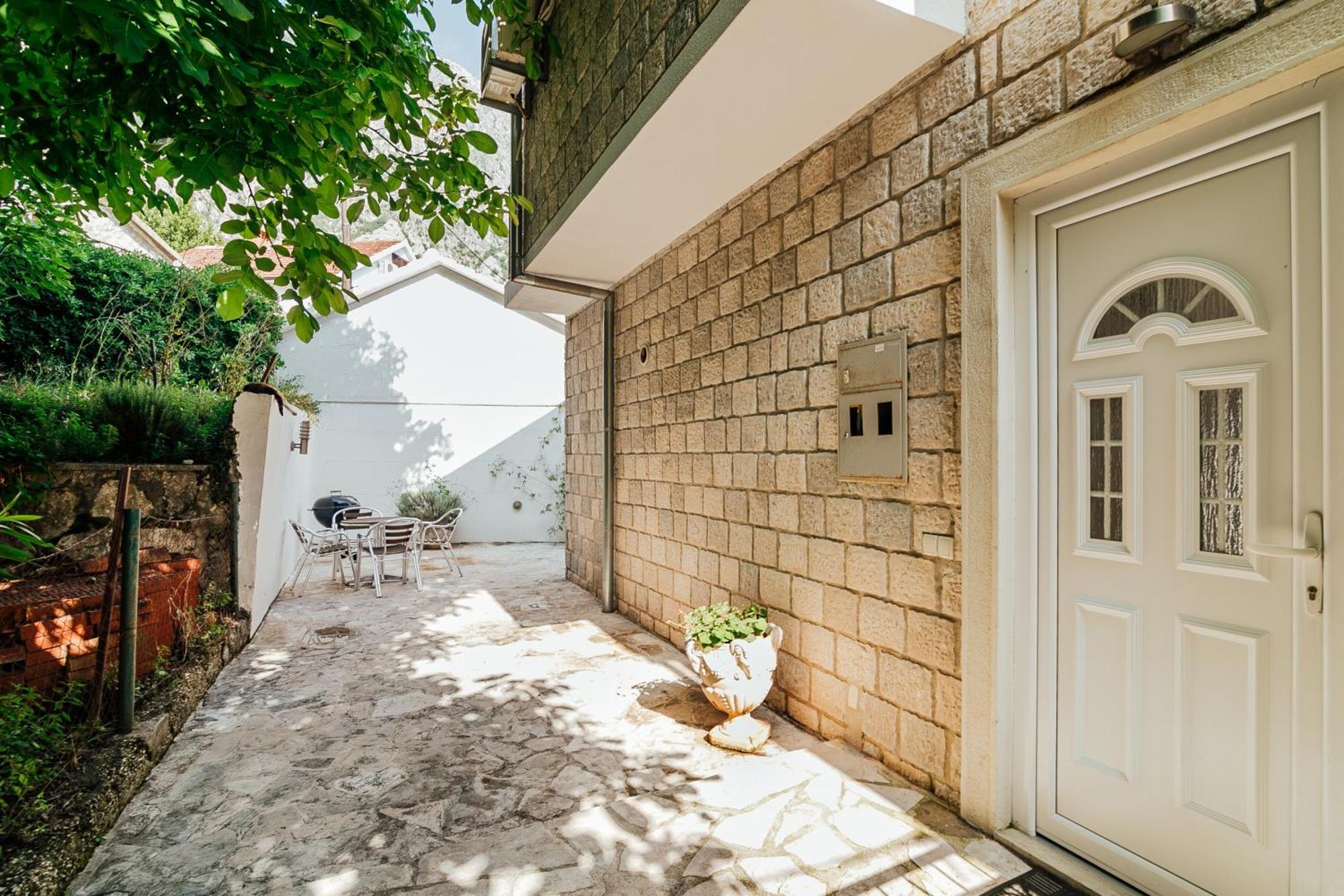 Holiday Home Amanda Hollick Kotor Buitenkant foto